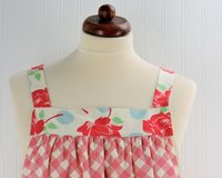XS to 5X Picnic Roses Pinafore with no ties, relaxed fit smock with pockets, retro farmhouse apron made to order