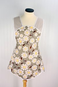 SHIPS FAST~ Cottage Daisies Retro 50s Smock, relaxed fit apron with no neck ties (H-back apron) Standard Size fits L/XL