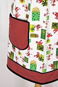 Holiday Tweets Scrapbuster Pinafore with no ties, relaxed fit smock with pockets, Christmas birds apron fits L-XL-2X SHIPS FAST