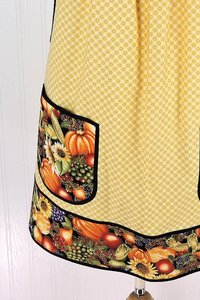 Sunflower Harvest Scrapbuster Pinafore with no ties (straps go straight over the shoulders) relaxed fit smock with pockets L/XL/2X ships now