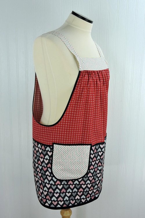 Flirty Hearts Scrapbuster Pinafore with no ties, relaxed fit smock with pockets for Valentine's Day, standard size L/XL/2X, SHIPS FAST