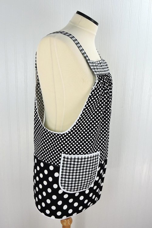 Black & White Scrapbuster Pinafore, relaxed fit smock with pockets, comfortable (doesn't touch neck) Standard Size (fits L/XL/2X) ships now