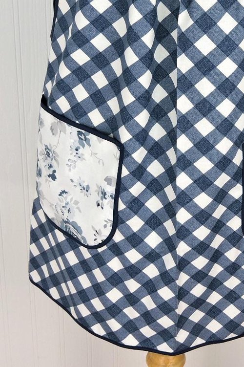 Tranquility Rose Trellis Pinafore with no ties (straps go straight over the shoulders) blue & white smock with pockets ready to ship L/XL/2X