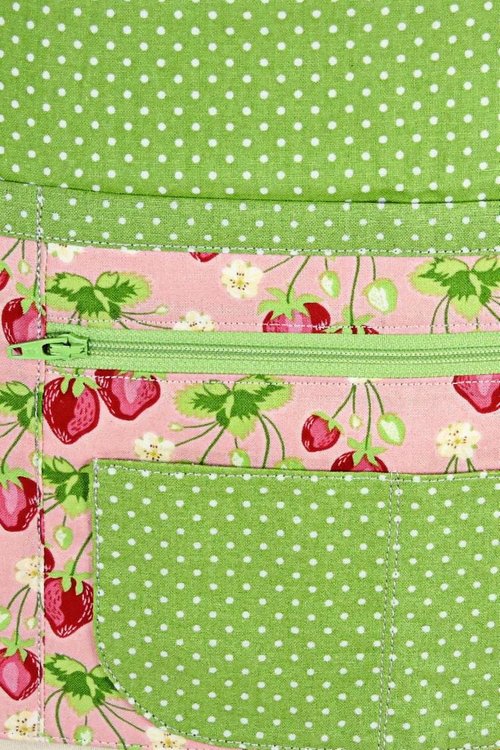 Strawberry Fields SCRAPBUSTER Teacher Apron with pockets, great for vendors with money pocket; servers;  event planner, fits waist up to 40"
