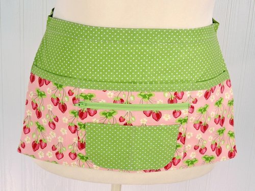 Strawberry Fields SCRAPBUSTER Teacher Apron with pockets, great for vendors with money pocket; servers;  event planner, fits waist up to 40"