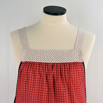 Flirty Hearts Scrapbuster Pinafore with no ties, relaxed fit smock with pockets for Valentine's Day, standard size L/XL/2X, SHIPS FAST